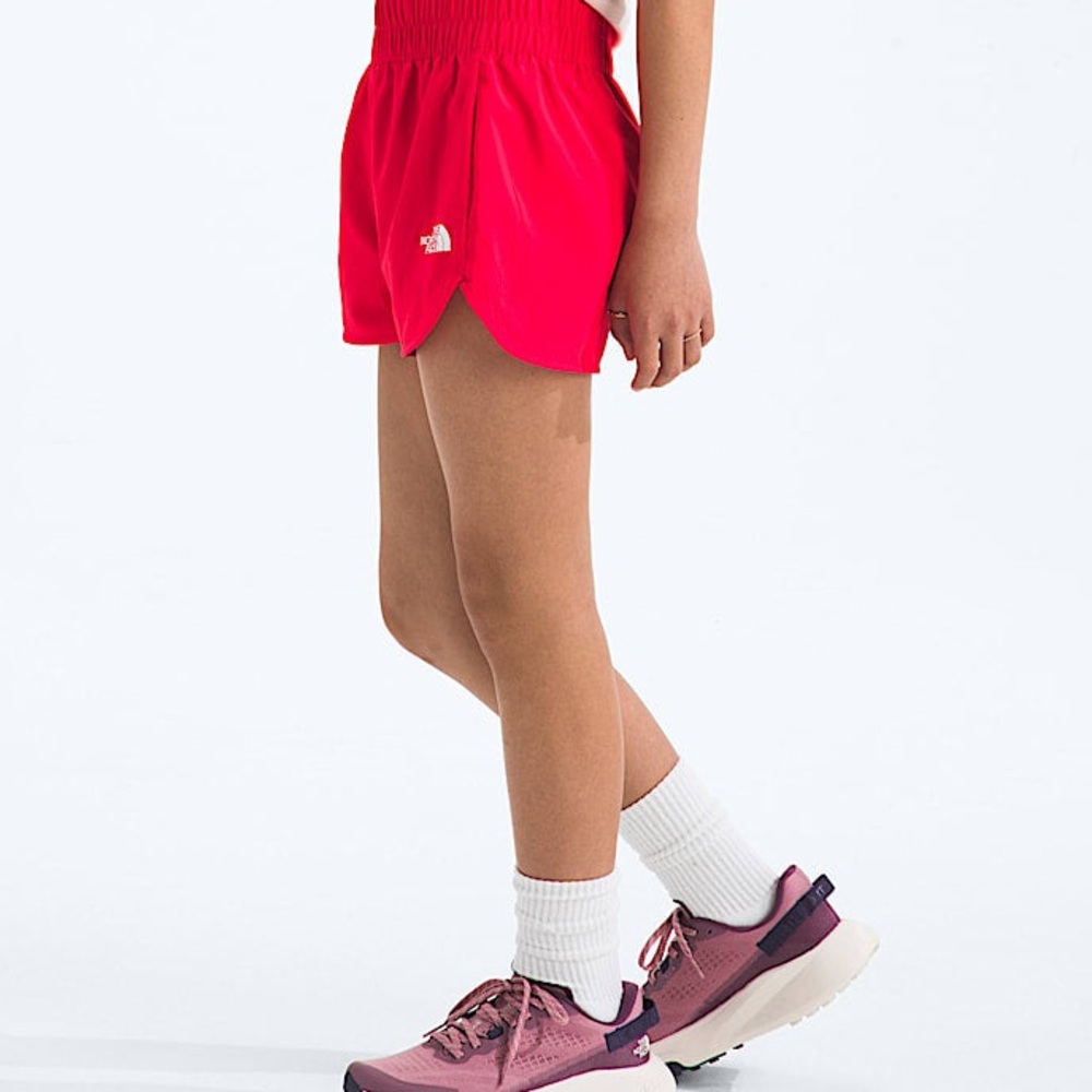 The North Face Never Stop Moving Shorts in Hibiscus; Size XXL (Girl)